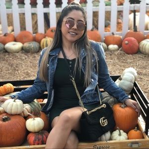 Meet your Posher, Monica